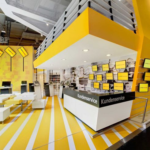 Messestand: Deutsche Post AG - Messe: CeBit - Messestandort: Hannover - Standfläche: 405m² + 240m² - Standtyp: Doppelstock