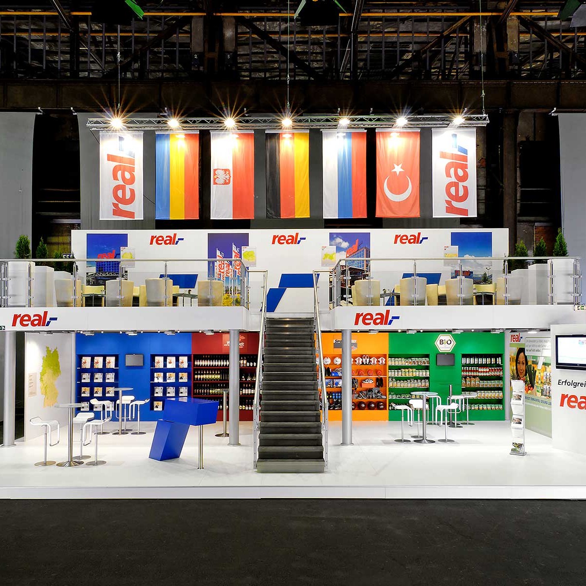 REAL Messtestand von Blickfang REAL Messtestand von Blickfang - Frontansicht