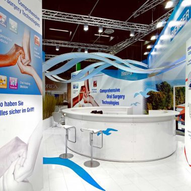 Messestand: RIEMSER Pharma GmbH - Messe: IDS - Messestandort: Köln - Standtyp: Kopfstand - Standfläche: 126m²