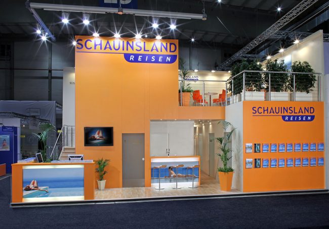 SchauinsLand Messestand in Berlin von Blickfang Messebau - Frontalansicht