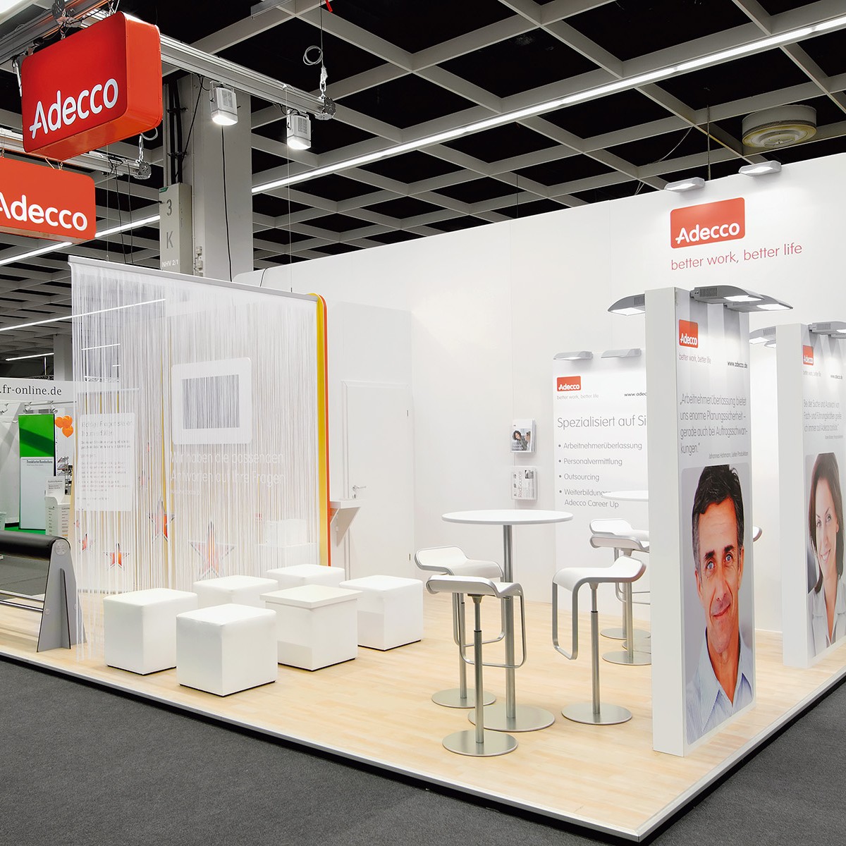 Adecco Messestand Messestand: Adecco Personaldienstleistungen GmbH - Messe: Zukunft Personal - Messestandort: Köln - Standfläche: 28m² - Standtyp: Kopfstand