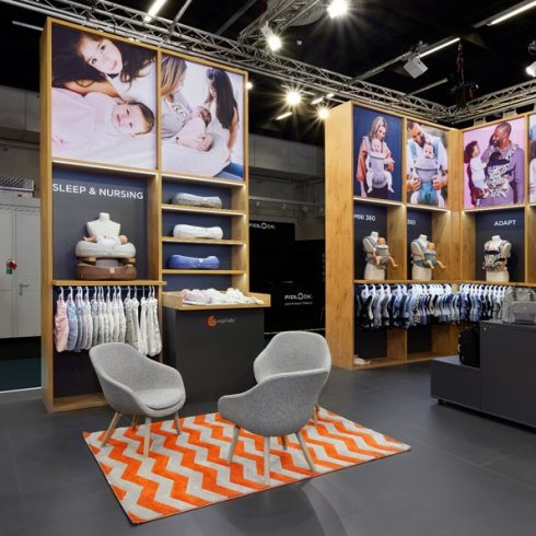 Messestand: Ergobaby Europe GmbH - Messe: Kind+Jugend - Messestandort: Köln - 300m² - Inselstand