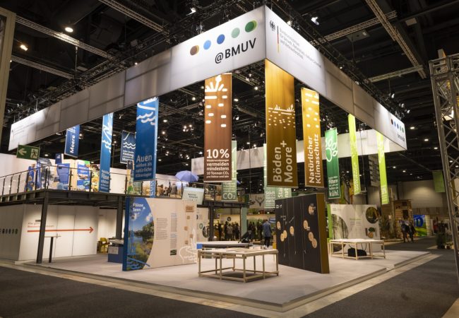 Messestand: BMUV - Messe: Die Internationale Grüne Woche (IGW) - Messestandort: Berlin - Standfläche: 370m² - Standtyp: Kopfstand