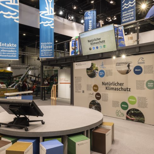 Messestand: BMUV - Messe: Die Internationale Grüne Woche (IGW) - Messestandort: Berlin - Standfläche: 370m² - Standtyp: Kopfstand