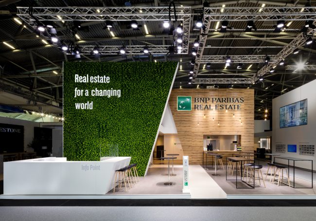 Messestand: BNP Paribas Real Estate Holding GmbH - Messe: ExpoReal - Messestandort: München - Doppelstock - 180m²+93m² - Kopfstand