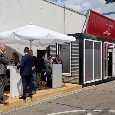 Messestand: Linde Material Handling GmbH - Messe: LogiMAT - Messestandort: Stuttgart - Messestand Außenbereich - 432 m² - Kopfstand