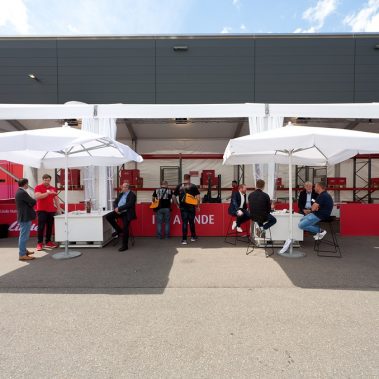 Messestand: Linde Material Handling GmbH - Messe: LogiMAT - Messestandort: Stuttgart - Messestand Außenbereich - 432 m² - Kopfstand