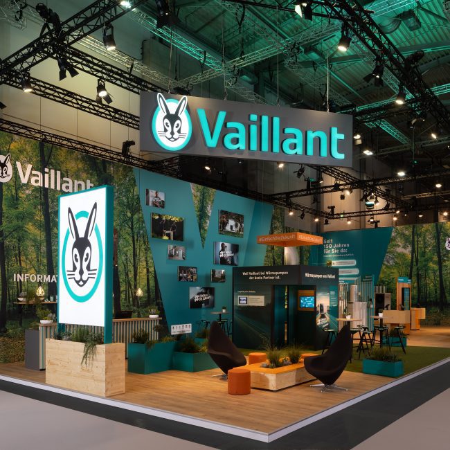Messestand: Vaillant Deutschland GmbH & Co. KG - Messe: SHK+E Fachmesse für Sanitär, Heizung, Klima und Elektro - Messestandort: Essen - 346m² - Kopfstand