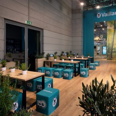 Messestand: Vaillant Deutschland GmbH & Co. KG - Messe: SHK+E Fachmesse für Sanitär, Heizung, Klima und Elektro - Messestandort: Essen - 346m² - Kopfstand