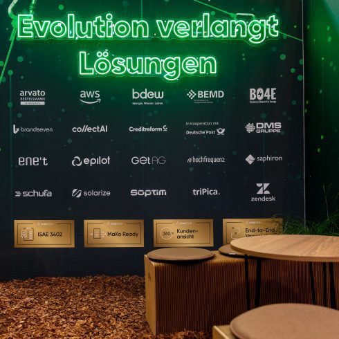 Messestand: Lynqtech GmbH - Messe: E-World - Messestandort: Essen - 80m² - Kopfstand