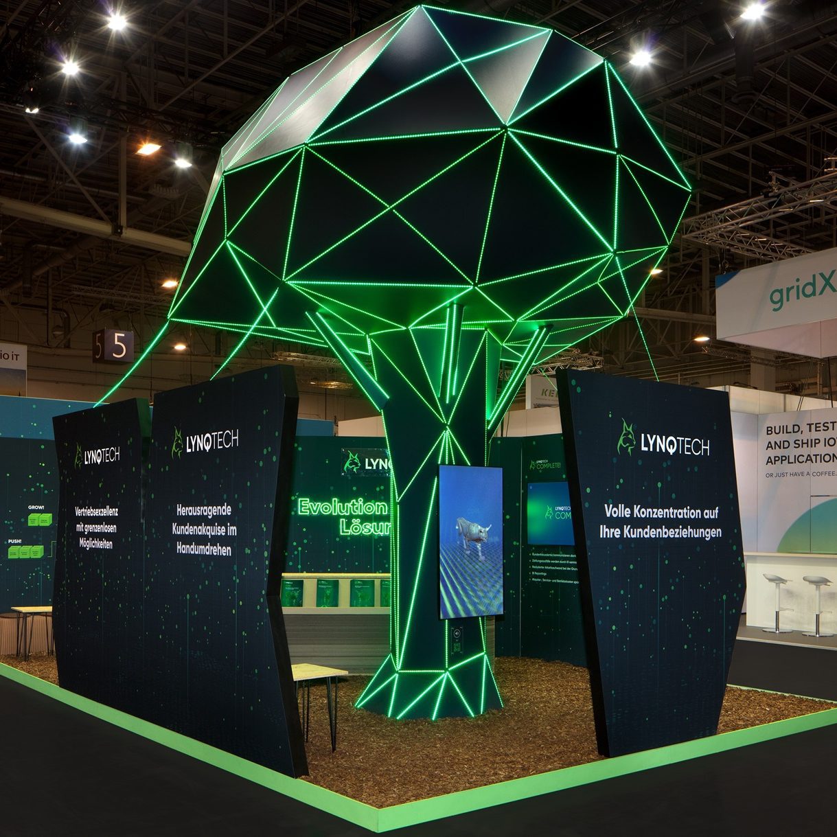 Lynqtech-E-World Essen Messestand: LYNQTECH GmbH - Messe: E-World - Messestandort: Essen - Standfläche: 40m² - Standtyp: Kopfstand