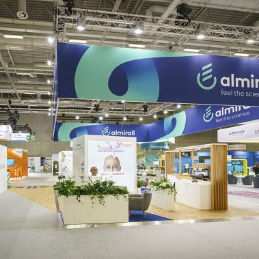 Messestand: Almirall Hermal GmbH - Messe: DDG - Messestandort: Berlin - Standfläche: 80m² + 40m² - Standtyp: Inselstand + Eckstand