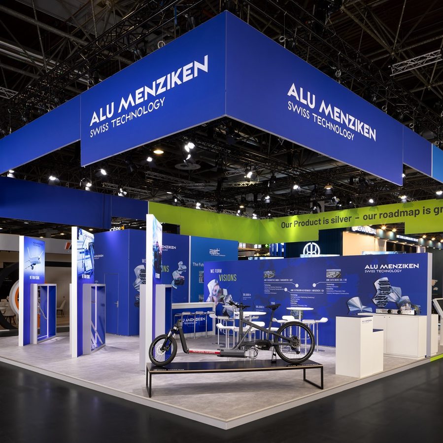 APT + ALU Menziken Messestand Messestand: APT Holding GmbH + ALU Menziken - Messe: Aluminium - Messestandort: Düsseldorf - Standfläche: 159,5m² - Standtyp: Inselstand